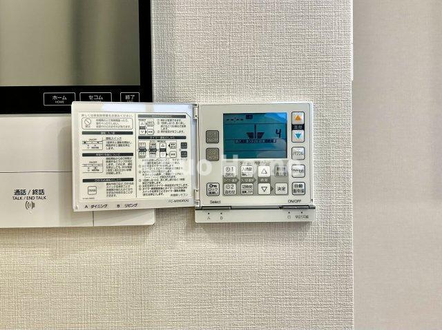 ステーションプラザタワーの冷暖房・空調設備|【床暖房】冬は足元から暖めてくれる床暖房はエアコンとは違って埃が舞いませんので健康にも良さそうですね。