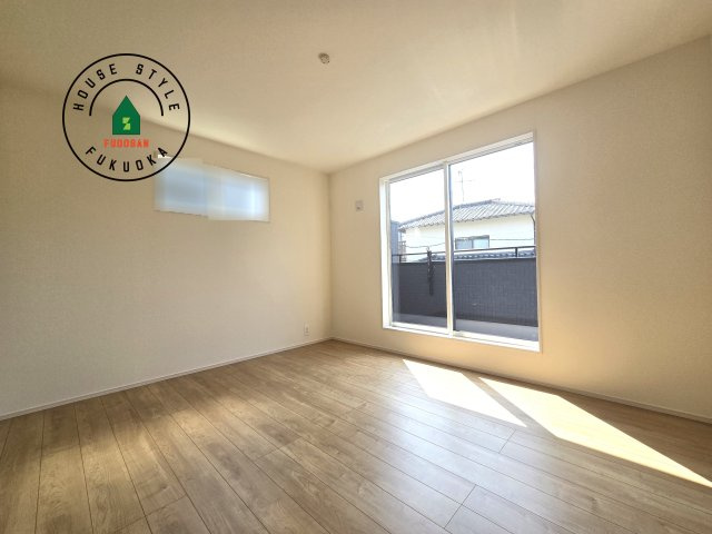 福岡市城南区七隈3丁目第1-3棟（1号棟）の内観：施工例|主寝室には収納力に優れたクローゼットがありますので、お部屋もすっきり片付きます。