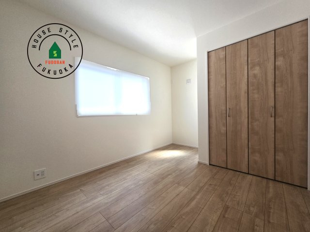 福岡市城南区七隈3丁目第1-3棟（1号棟）の内観：施工例|採光良好な洋室は全居室、複層ガラスの遮熱効果と断熱効果で、一年中快適に過ごせます。