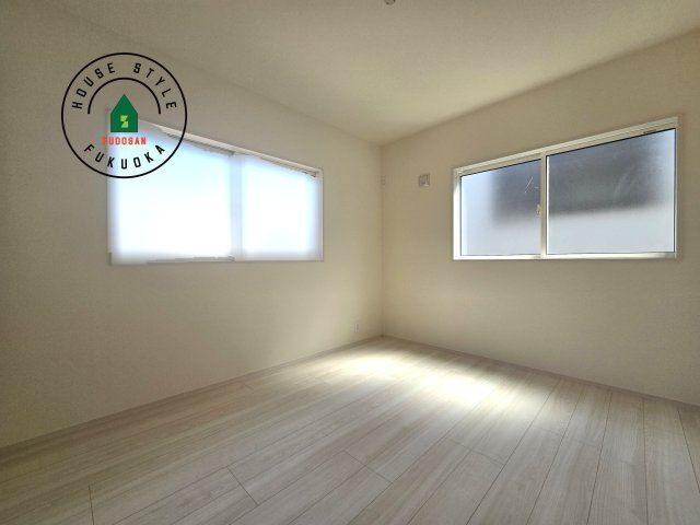 福岡市城南区七隈3丁目第1-3棟（2号棟）の内観：施工例|穏やかな光が差し込む室内には、穏やかな時間が流れます。