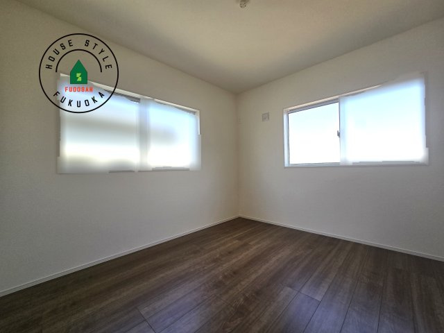 福岡市城南区七隈3丁目第1-3棟（3号棟）の内観：施工例|穏やかな光が差し込む室内には、穏やかな時間が流れます。