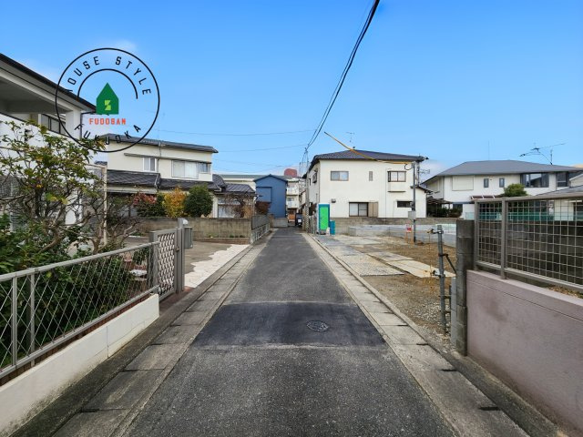 春日市須玖北5丁目第1-2棟（1号棟）の前面道路含む現地写真|前面道路です。