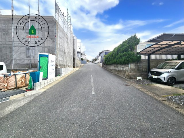 大野城市南ヶ丘2丁目第3-2棟（2号棟）の前面道路含む現地写真|前面道路です。