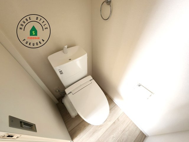 大野城市南ヶ丘2丁目第3-2棟（1号棟）のトイレ|温水洗浄便座を完備しております。2ヶ所にトイレがあるのは朝の慌ただしい時間も安心です。