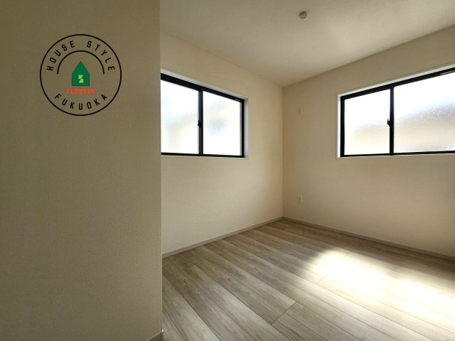 大野城市南ヶ丘2丁目第3-2棟（1号棟）の洋室|採光良好な洋室は全居室、複層ガラスの遮熱効果と断熱効果で、一年中快適に過ごせます。