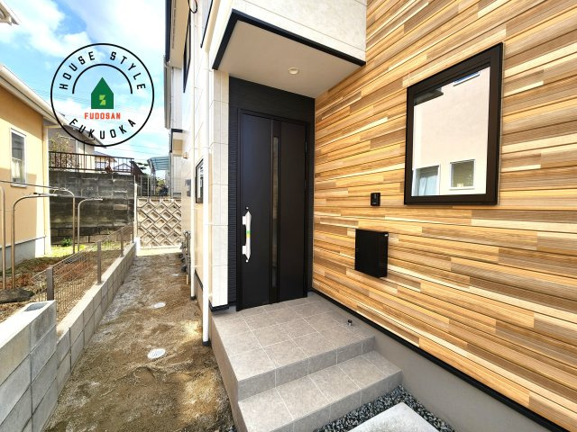 大野城市南ヶ丘2丁目第3-2棟（1号棟）の玄関|おでかけの時も帰った時も、「我が家」を最初に感じでもらえる素敵な空間に。