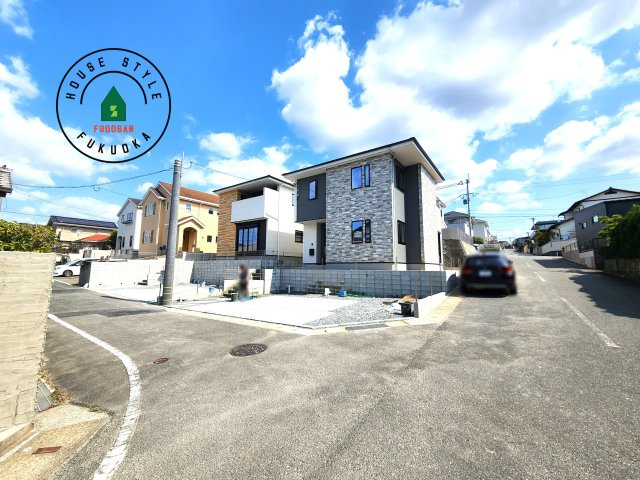 大野城市南ヶ丘2丁目第3-2棟（1号棟）の前面道路含む現地写真|見学の時間などお気軽にお問い合わせ下さい。