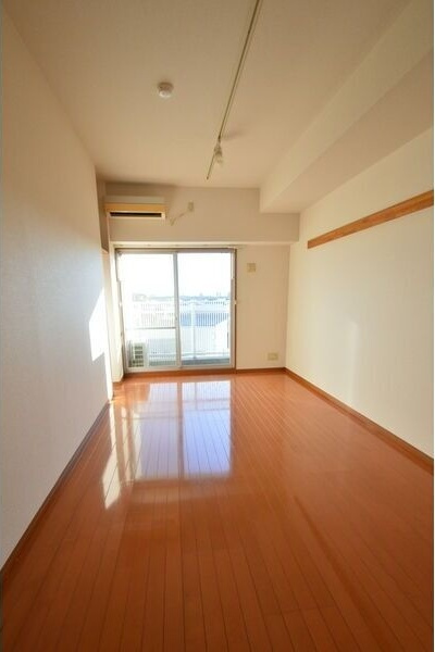 一番町ヒューマンビルの居間・リビング