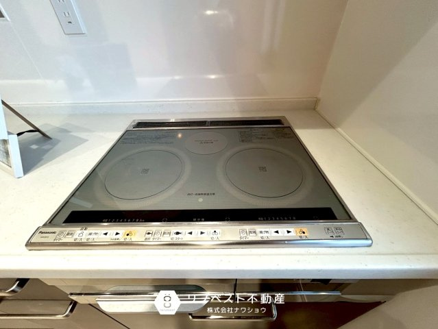 東大阪市出雲井本町のキッチン|IHクッキングヒーターなので火が燃え移ってしまう心配がありません♪