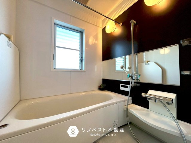 東大阪市出雲井本町の浴室|ワイドなユニットバスなので足を伸ばしてリラックスして頂けます♪