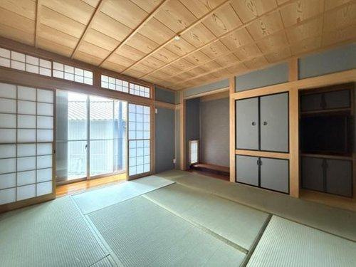 知多市八幡字堀切の和室|1階和室約8帖　縁側もあります！！