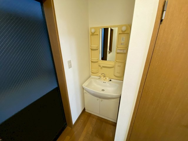 森南町3丁目貸家の洗面所