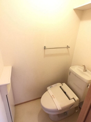 【トイレ】 | エクレール下栗 Ａ | 温水洗浄暖房便座のトイレ