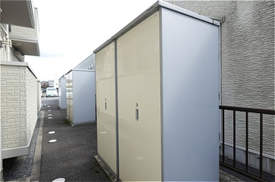 【バルコニー】 | サンビレッジ戸祭 Ｂ | バルコニー側に外部物置