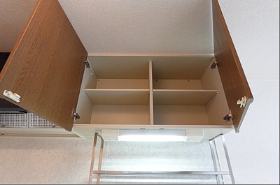 【キッチン】 | イノセントワールド 六番館 | キッチン・上部収納棚