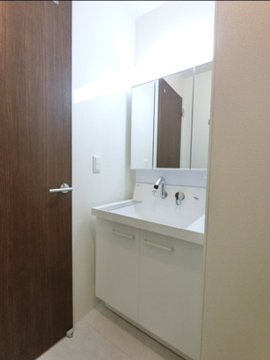 【洗面所】 | フロレゾン | 三面鏡付き・洗髪洗面化粧台