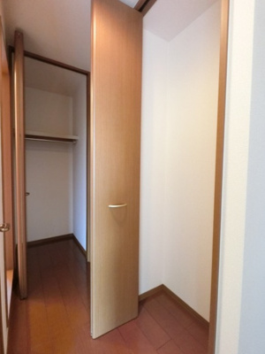 【収納】 | アティール ソフィア Ｂ | 廊下に２ヶ所の収納