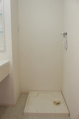 【設備】 | グランドール | 洗濯機置き場