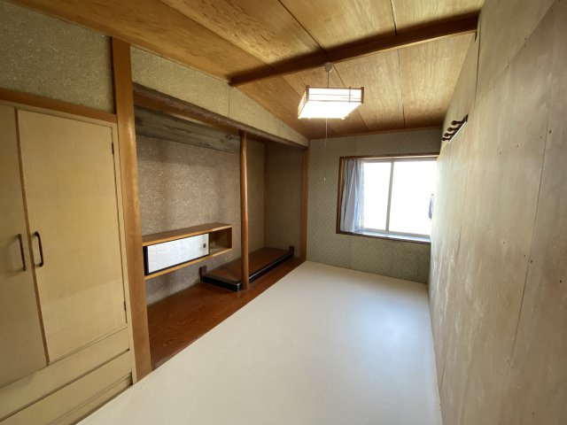 丹波市春日町歌道谷の中古一戸建の洋室|2階洋室4帖