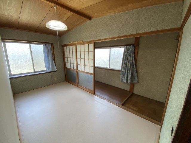 丹波市春日町歌道谷の中古一戸建の洋室|2階洋室4帖