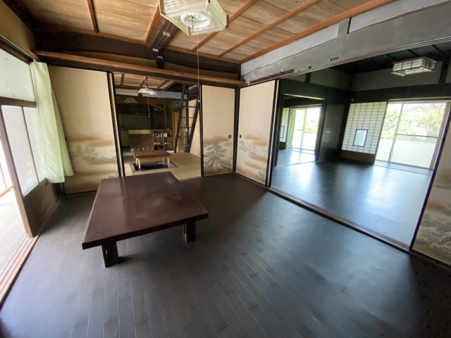 丹波市春日町歌道谷の中古一戸建の洋室|8帖