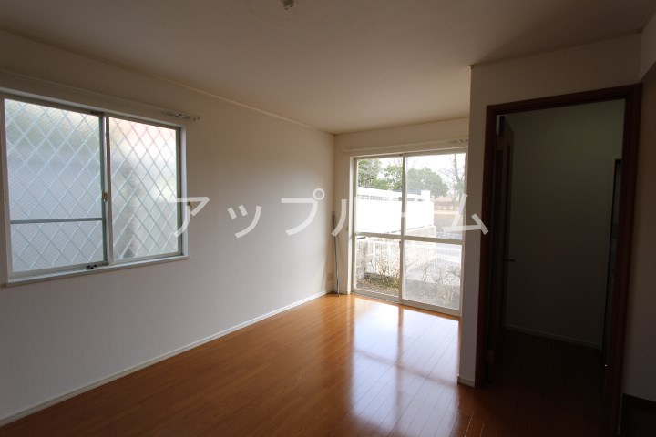 ルミエール吉根の居間・リビング