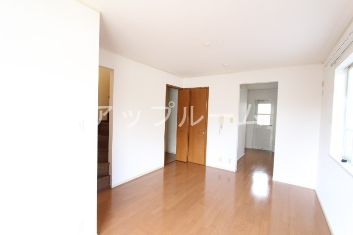 ルミエール吉根の居間・リビング