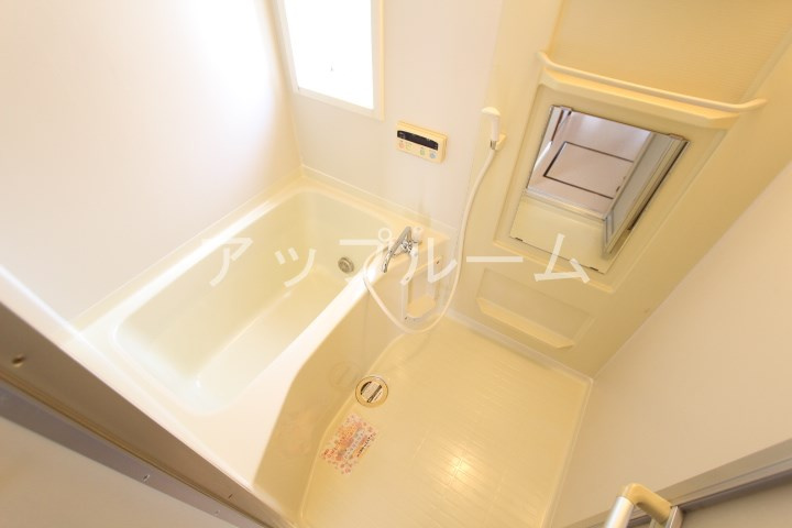 ルミエール吉根の浴室