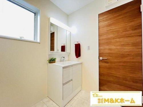 知多市八幡字堀切　全3棟　3号棟の洗面所|洗面室　シャワー付きの洗面化粧台♪