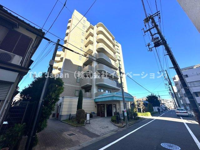 ダイアパレスアビエント亀戸の外観|周囲の景観と調和する、落ち着きある洗練デザイン。日常の風景にさりげない美しさを添える、ちょうどよい存在感です。