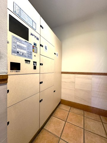 ダイアパレスアビエント亀戸の設備|不在時でも荷物の受け取りができる宅配ボックス付きで、毎日がもっと便利に。