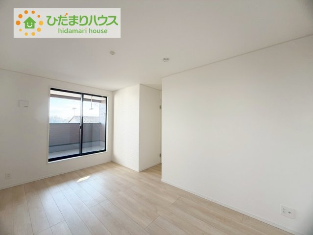 郡山市日和田　第23　2号棟の洋室|広めの主寝室は、ベッドの他にもパソコンデスクやドレッサーなども置けちゃいます(*^-^*)