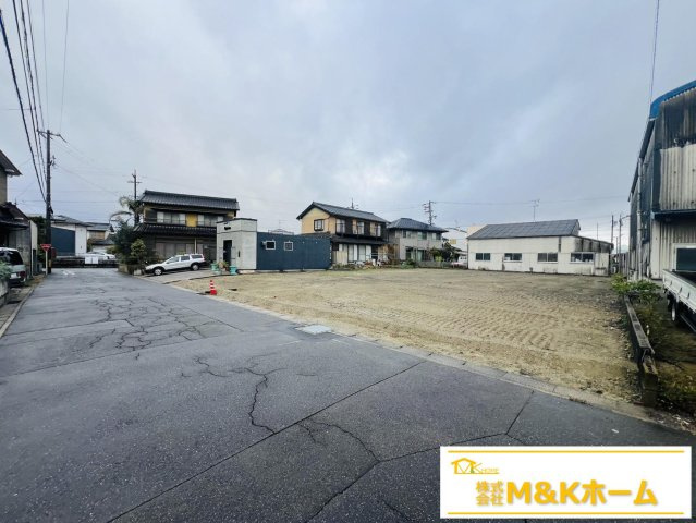 半田市瑞穂町7丁目　全4棟　1号棟の外観|R7.12.4撮影　外壁サイディング貼り♪