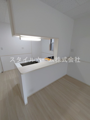 【内装】 | セレナイト | イメージ写真です。