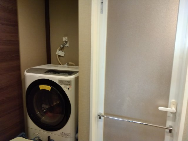 レーベン富士青葉通りプレジデンスタワー　富士市青島町のランドリースペース|水回りが集中しています。効率的な家事動線が確保されています。