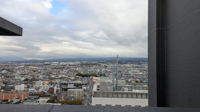 レーベン富士青葉通りプレジデンスタワー　富士市青島町の展望|最上階のお部屋なので陽当たり良好です。眺望・風通しも良く解放感があります。