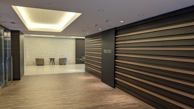 レーベン富士青葉通りプレジデンスタワー　富士市青島町のその他共用部分|エレベーター付マンションです。たくさんお買い物しても楽々お部屋まで行けますね。