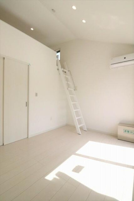 【内装】 | クレディ小岩 | 明るい室内 