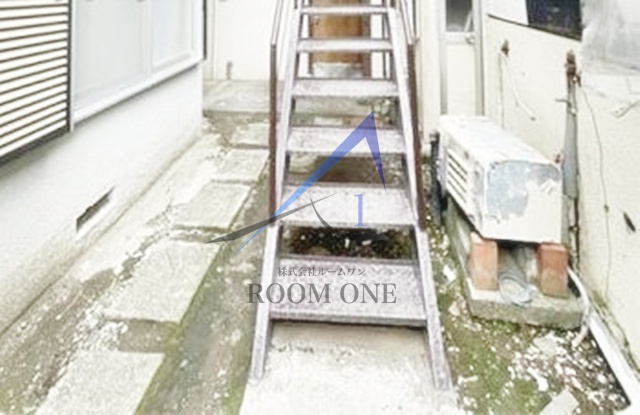 メゾン秋山のその他共用部分|共有階段です。