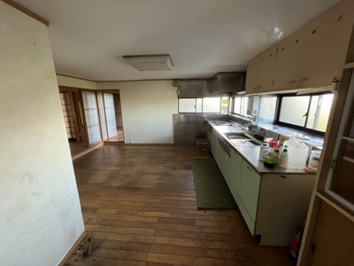 【キッチン】 | 倉庫付き住宅　牧之原市大寄 | 明るいキッチンです