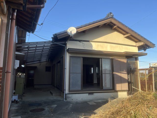 【外観】 | 倉庫付き住宅　牧之原市大寄 | 母屋の横に離れ(1DK)があります