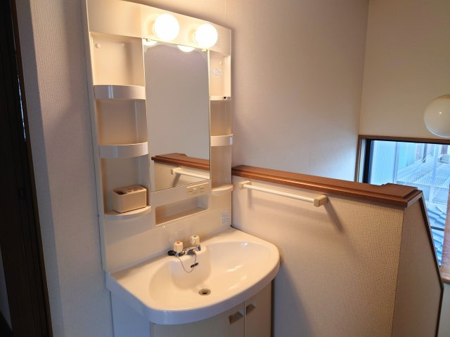 売中古戸建　静岡市清水区神田町の独立洗面台|2階洗面台です！
