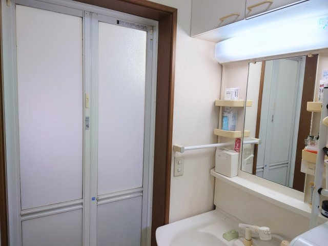 売中古戸建　静岡市清水区神田町のその他|洗面台は収納豊富です！