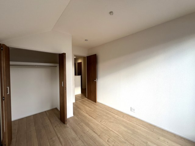 ～サンタフェ鑑賞中に着く魅惑の新築戸建～これであなたもVictory6【瀬谷区宮沢2丁目】の洋室|個人の部屋や寝室として使える洋室です