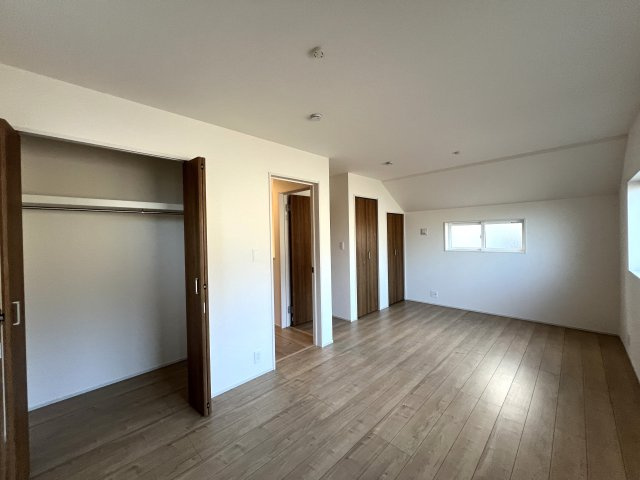 ～サンタフェ鑑賞中に着く魅惑の新築戸建～これであなたもVictory6【瀬谷区宮沢2丁目】の洋室|きれいな洋室です