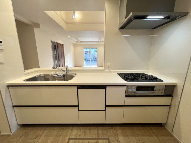 ～サンタフェ鑑賞中に着く魅惑の新築戸建～これであなたもVictory6【瀬谷区宮沢2丁目】のキッチン|キッチンでお料理をお楽しみください