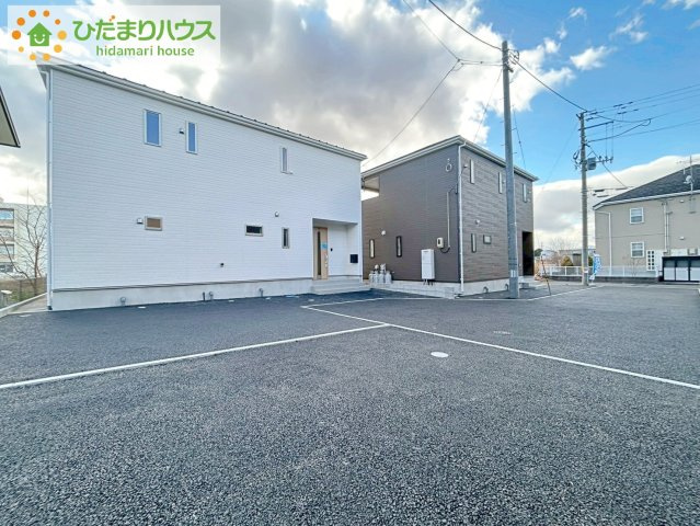 郡山市田村町金屋第5　新築戸建　2号棟の駐車場|マイホームなら駐車場代がかかりません。しかも、自宅の駐車場で洗車ができます！今までコイン洗車に行っていた手間も省けて、節約にもつながります(^^♪