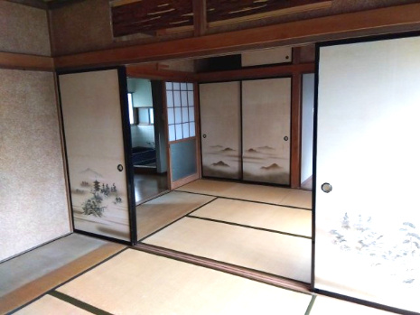 売中古戸建　富士市比奈の和室|開け閉めで空間を自由に仕切り広さを調整できる柔軟な設計になっています。