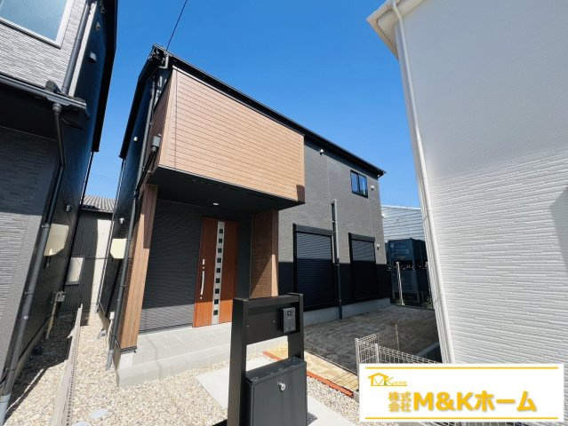 半田市瑞穂町7丁目　全4棟　3号棟の前面道路含む現地写真|駐車3台可能☆