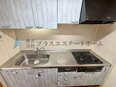 【キッチン】 | ロワイヤル飾磨 | 木目調のかわいいキッチンです♪独立キッチンでリビングやダイニングの生活感を抑えることが出来ます♪